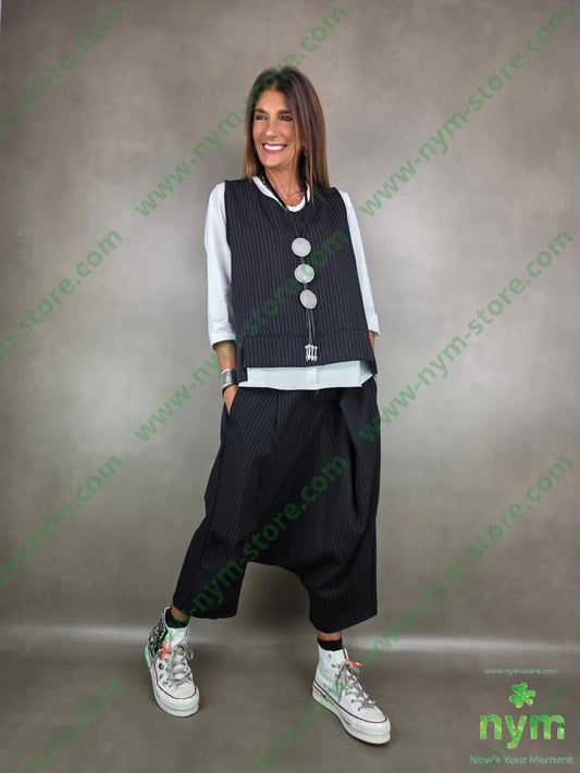 pantagonna con pieghe gessato 93ny6ea U / NERO / AI25 PANTALONE