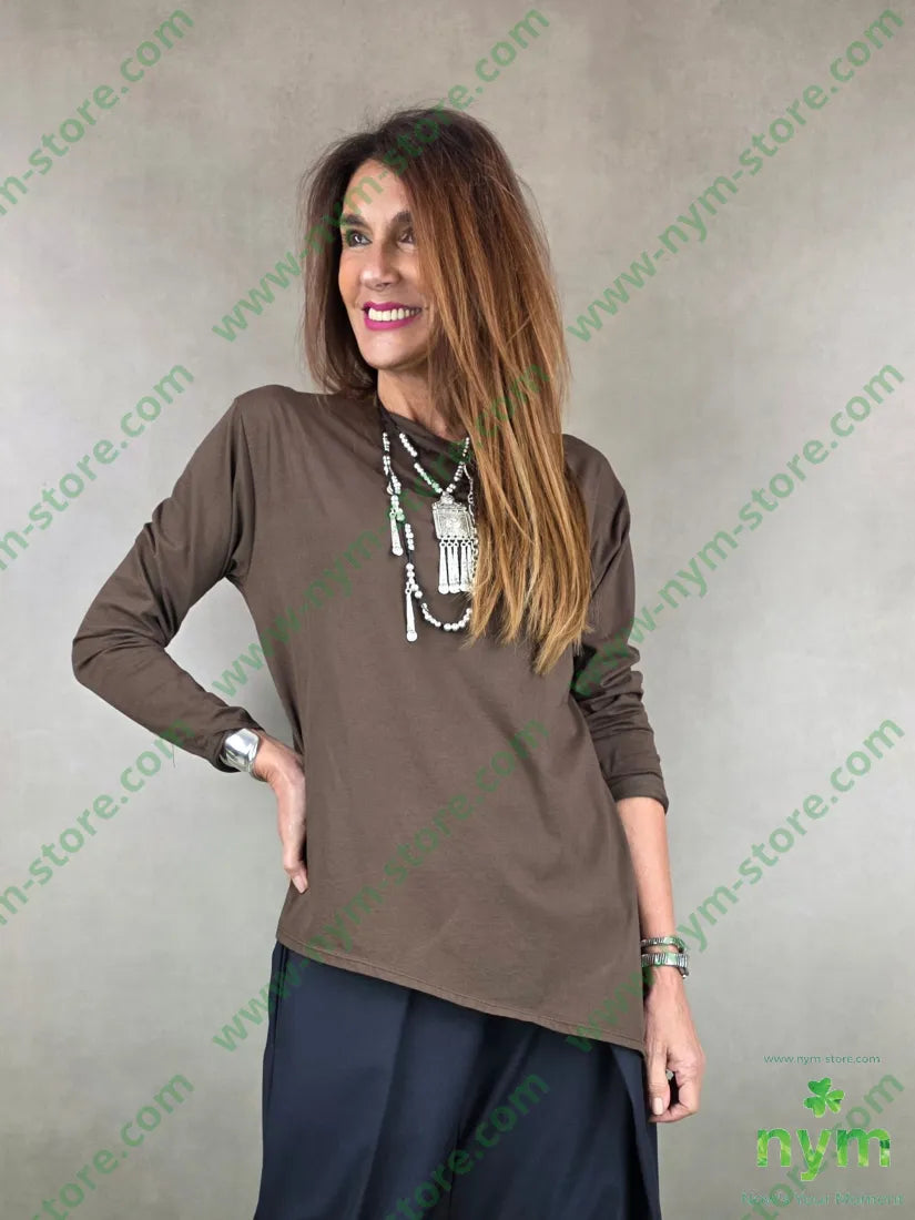 tshirt a barchetta lunga da un lato 100co U / MARRONE / PE26 TSHIRT