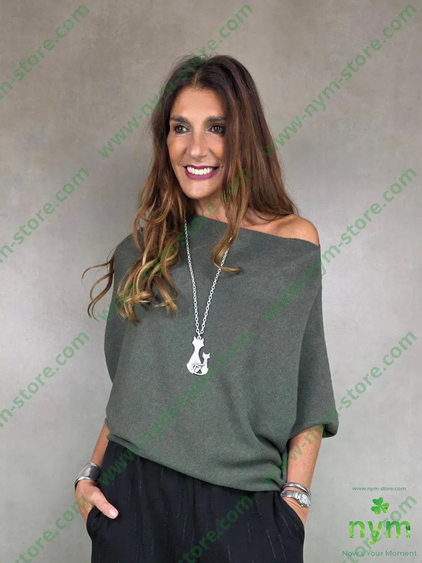 maglia asimmetrica a barca U / MILITARE / AI25 MAGLIA