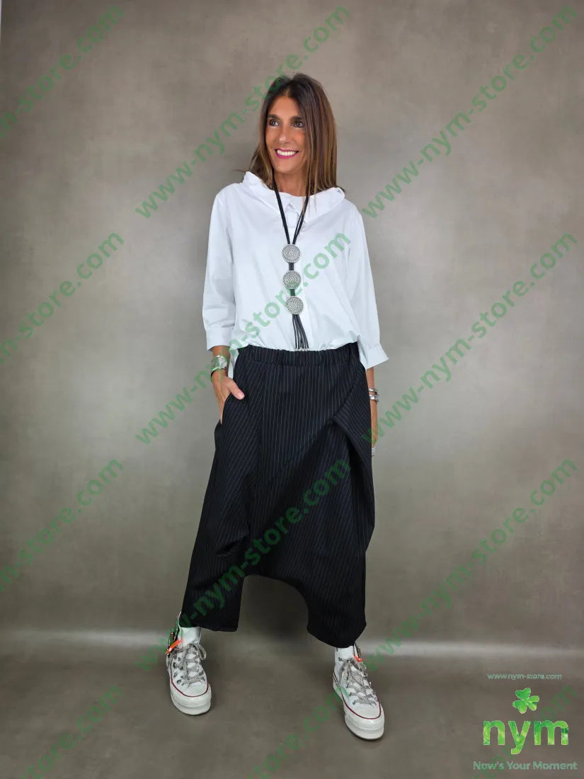 pantagonna con pieghe gessato 93ny6ea U / NERO / AI25 PANTALONE