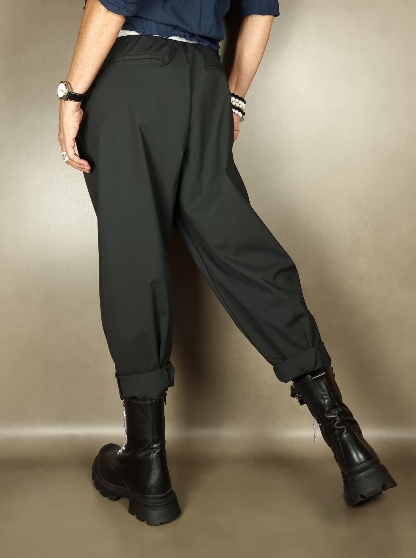 pantalon long forme entonnoir à plis 63pl35vi