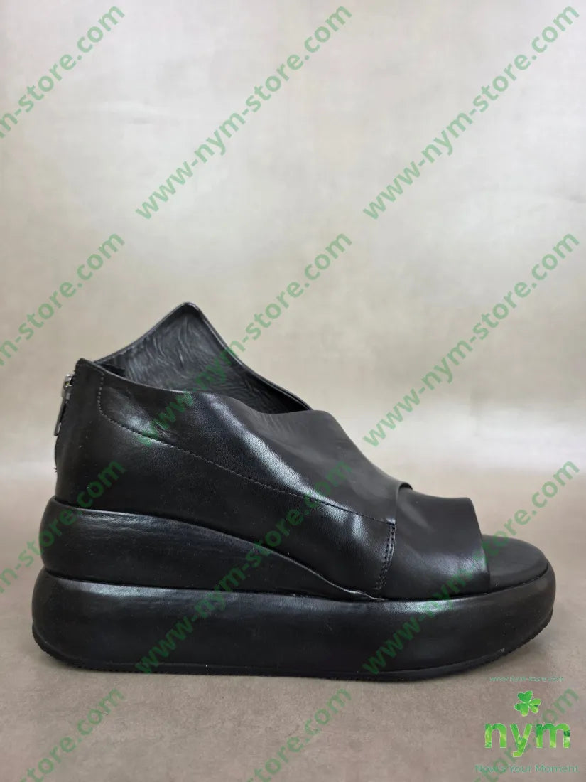 sandalo asimmetrico 36 / NERO / PE26 SCARPE