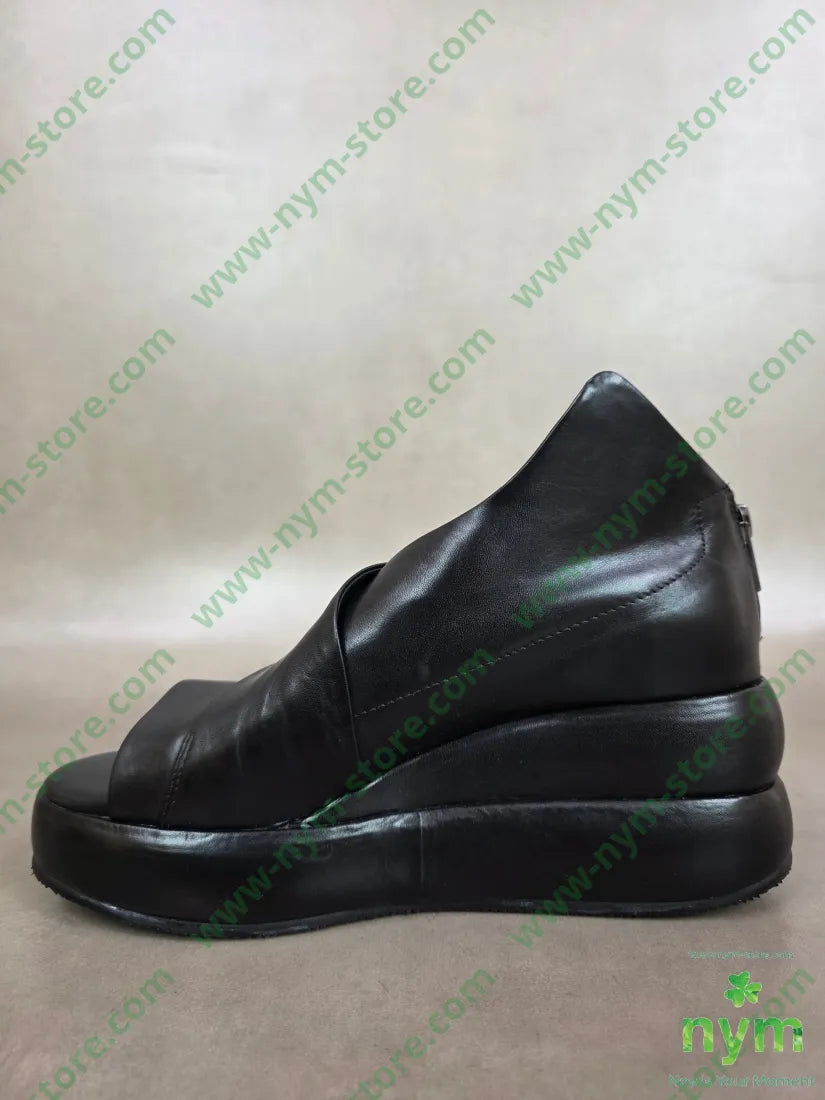 sandalo asimmetrico SCARPE