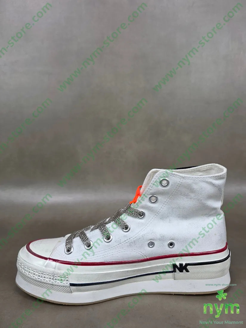 sneaker bottoni applicati SCARPE