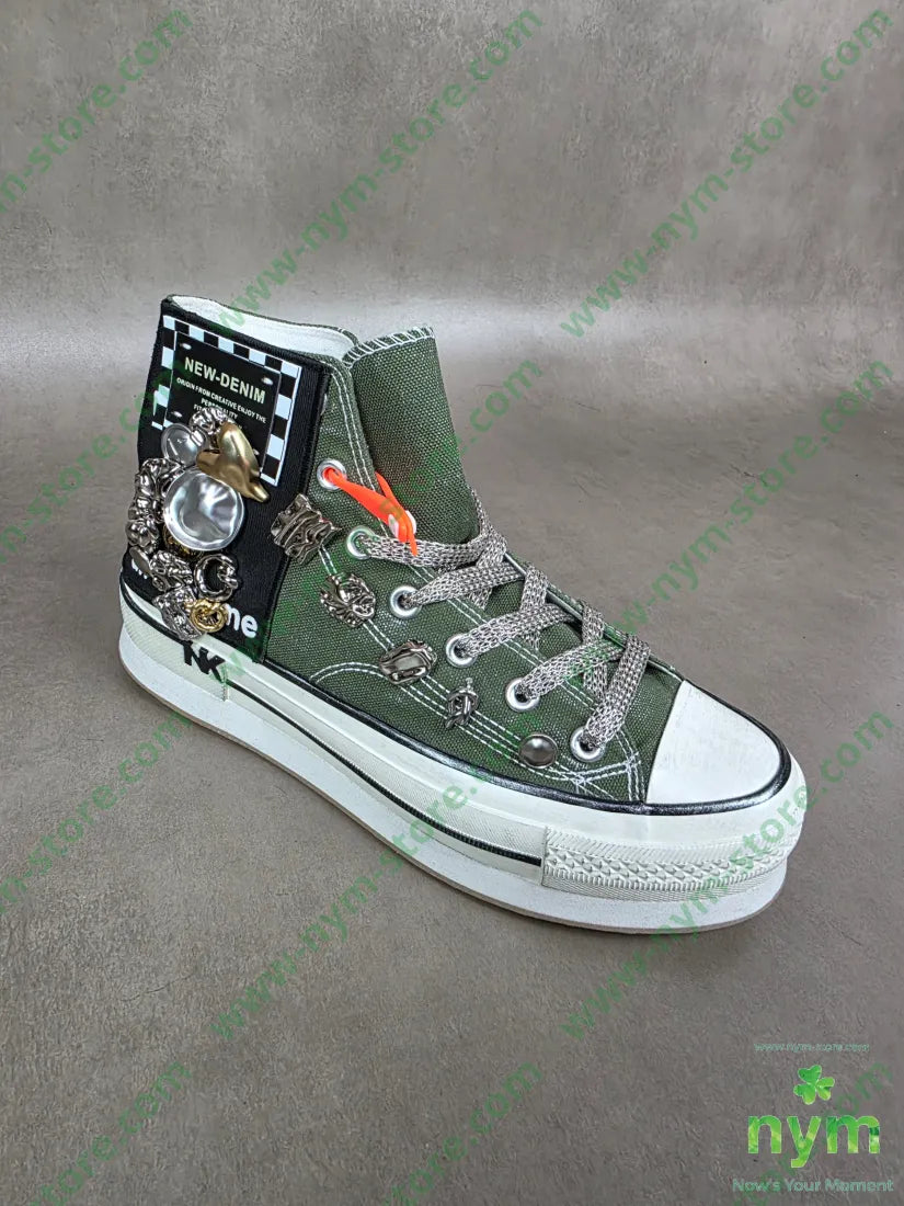 sneaker bottoni applicati SCARPE