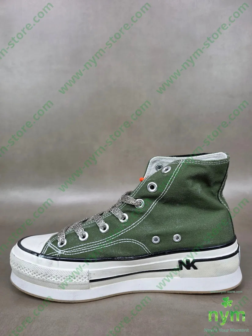 sneaker bottoni applicati SCARPE