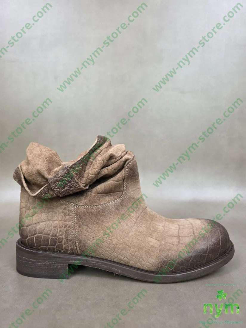 stivale accartocciato SCARPE