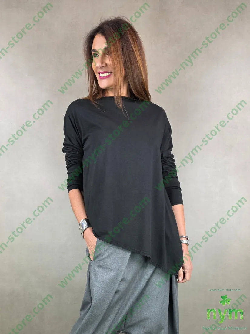 tshirt a barchetta lunga da un lato 100co U / NERO / PE26 TSHIRT